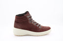 bottines ECCO Soft 7 Wedge Tred en cuir nubuck chocolat
zoom sur les lacets et la semelle en caoutchouc des bottines ECCO
bottines ECCO Soft 7 Wedge Tred chocolat portées sur terrain extérieur
détail sur la doublure chaude en laine des bottines ECCO
bottines en cuir nubuck chocolat ECCO sur fond blanc