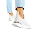 Dames lage sneakers van mesh met logo in reliëf - Grijs